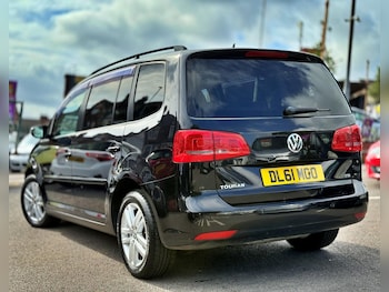 Used Volkswagen Touran undefined for sale - 76744011: Photo