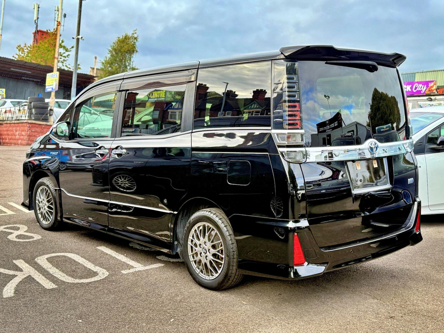 Used Toyota Noah 2025 for sale - 76519805: Photo 5