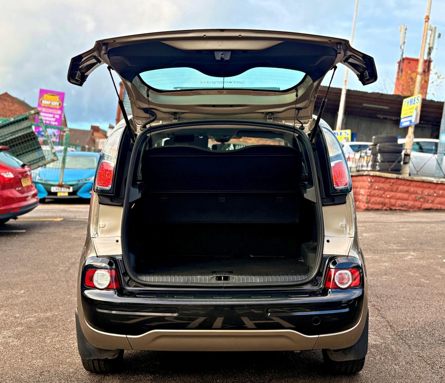 Used Citroen C3 Picasso 2009 for sale - 76405506: Photo 12