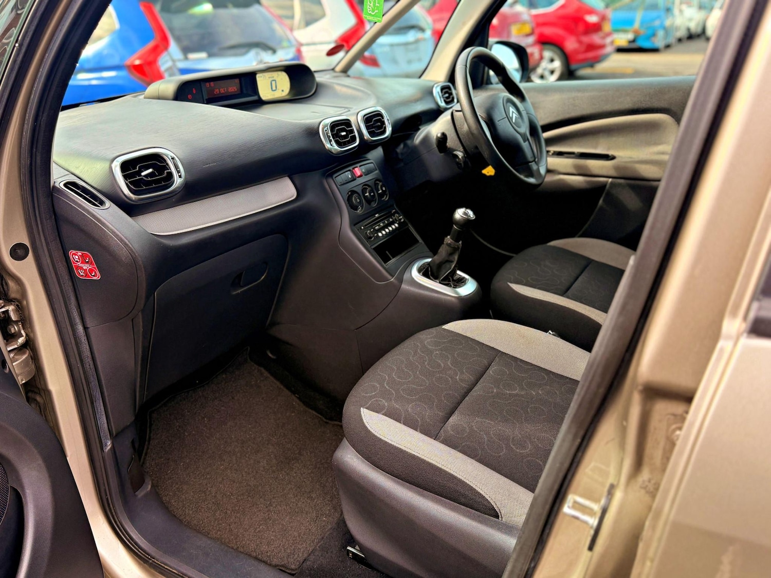 Used Citroen C3 Picasso 2009 for sale - 76405506: Photo 15