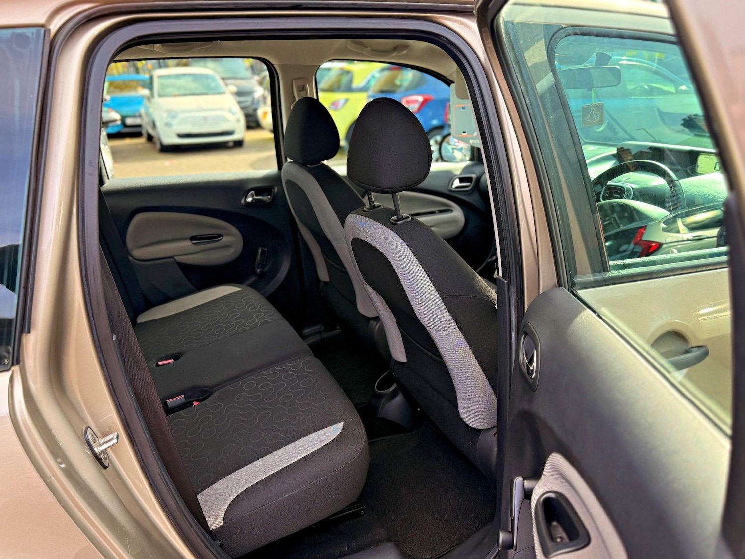 Used Citroen C3 Picasso 2009 for sale - 76405506: Photo 21