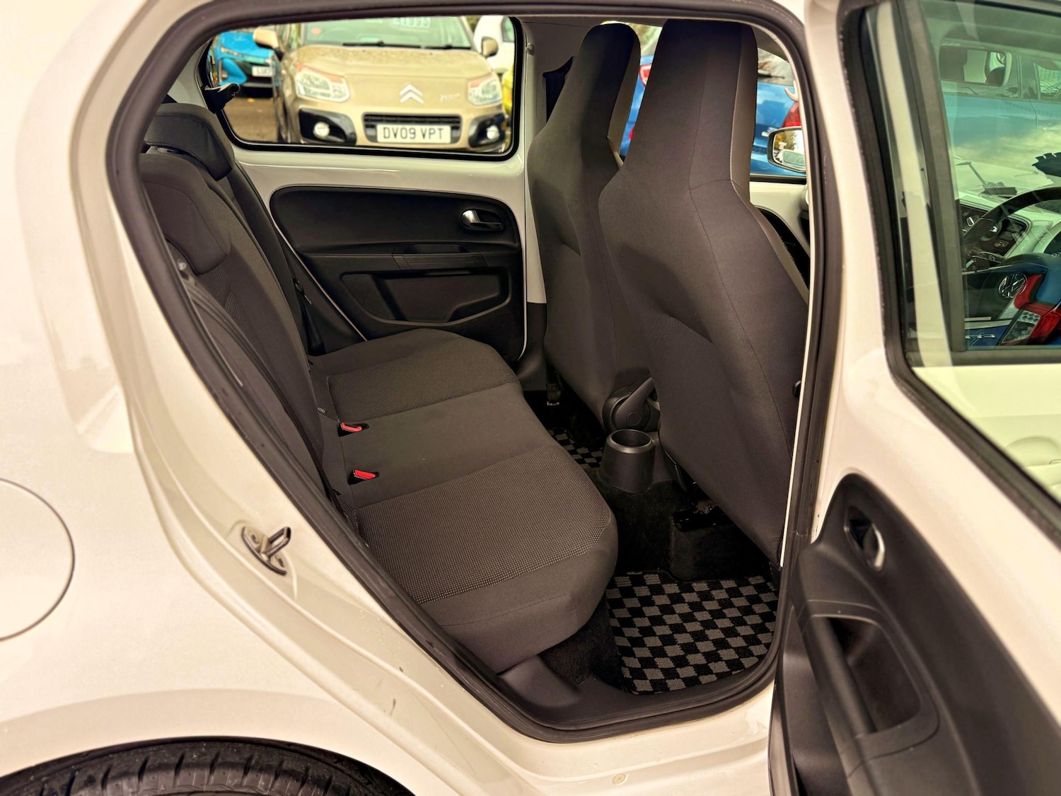 Used Volkswagen up! for sale - 76438721: Photo 16