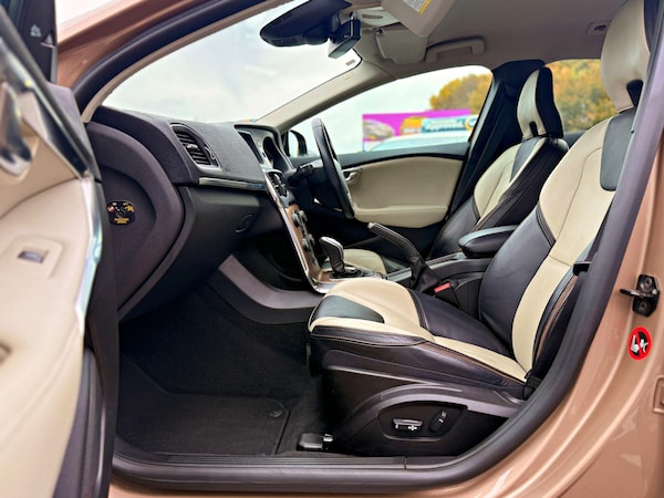 Used Volvo V40 for sale - 76312680: Photo 24