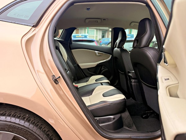 Used Volvo V40 for sale - 76312680: Photo 25