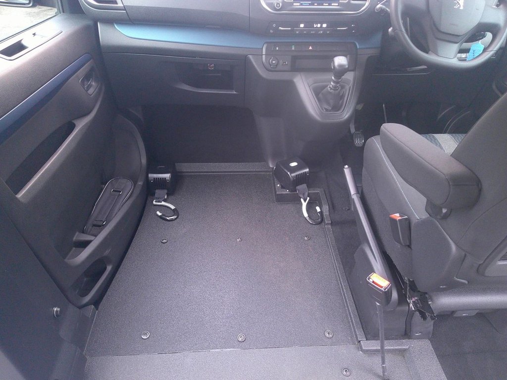 Used Peugeot Traveller 2021 for sale - 76647204: Photo 11