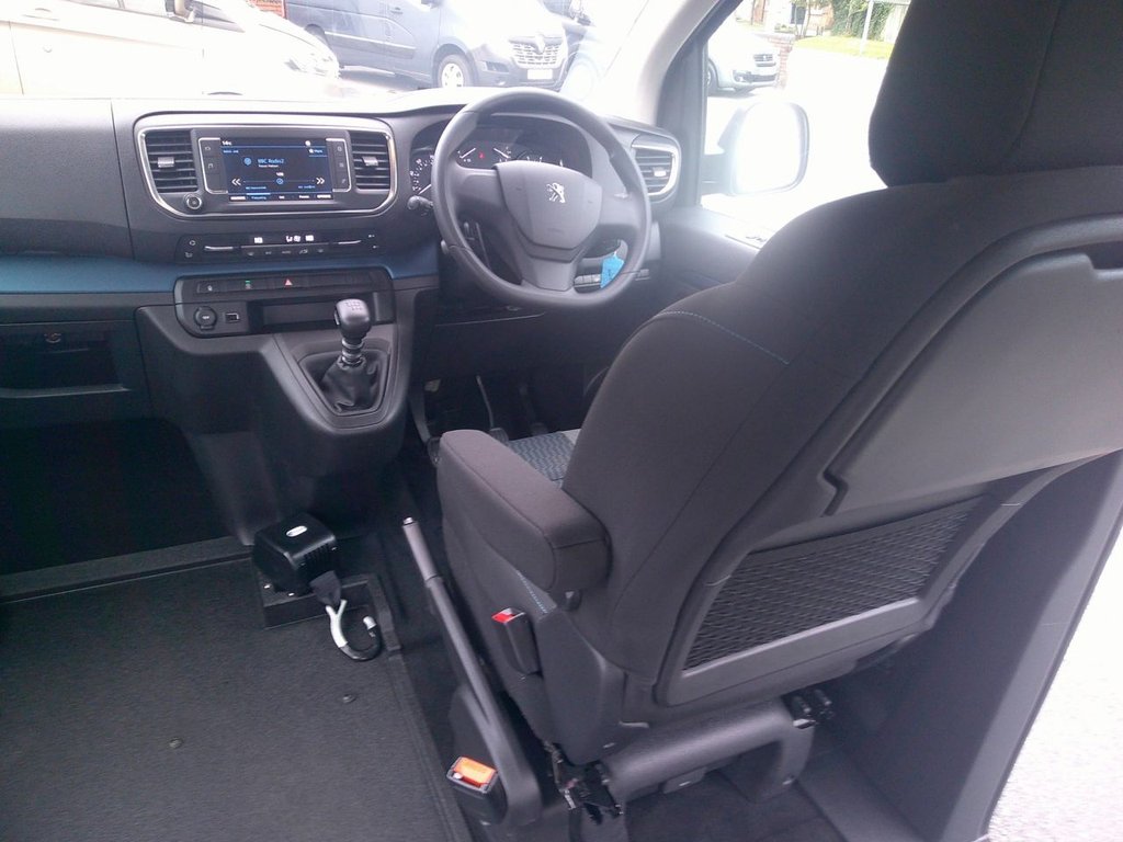 Used Peugeot Traveller 2021 for sale - 76647204: Photo 12