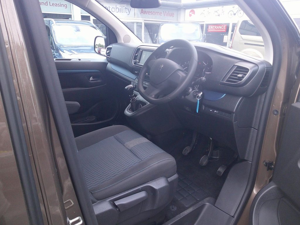 Used Peugeot Traveller 2021 for sale - 76647204: Photo 15