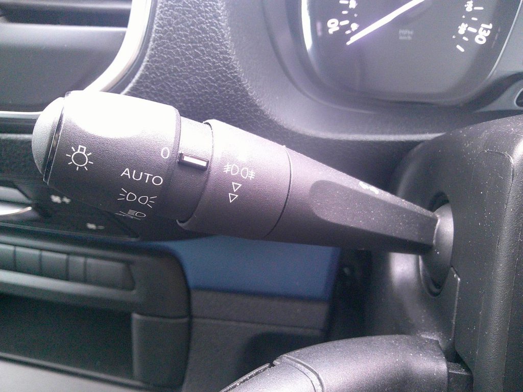 Used Peugeot Traveller 2021 for sale - 76647204: Photo 21