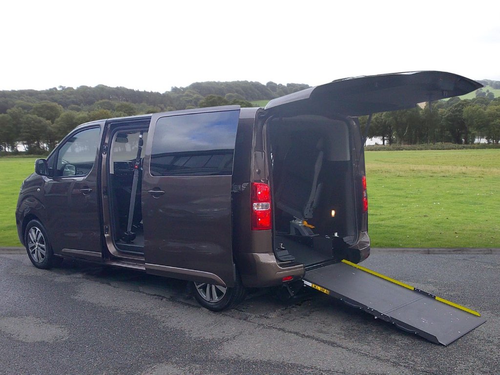 Used Peugeot Traveller 2021 for sale - 76647204: Photo 3