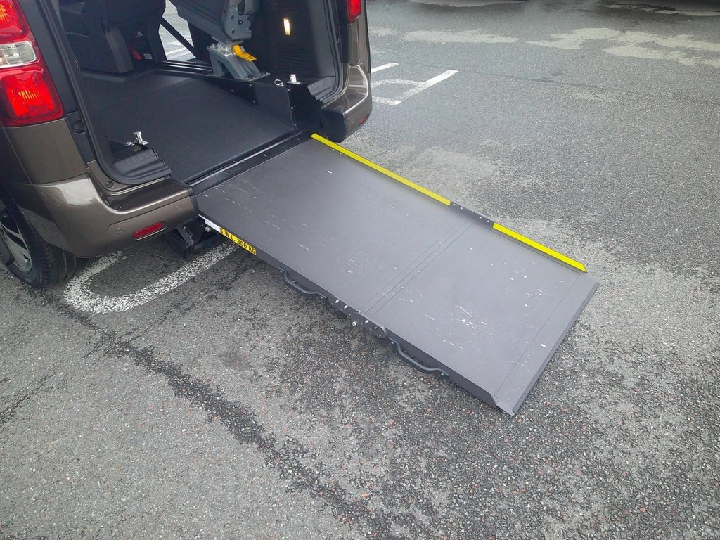 Used Peugeot Traveller 2021 for sale - 76647204: Photo 6