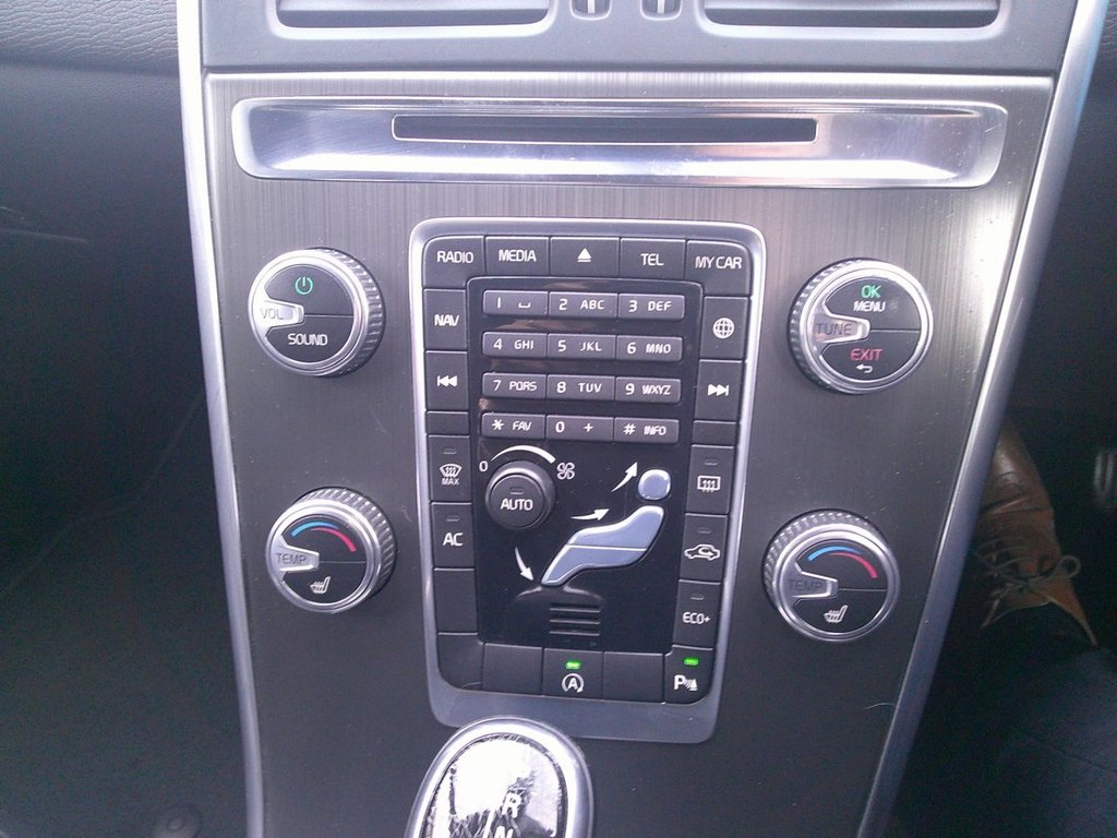 Used Volvo XC60 2015 for sale - 77250011: Photo 13