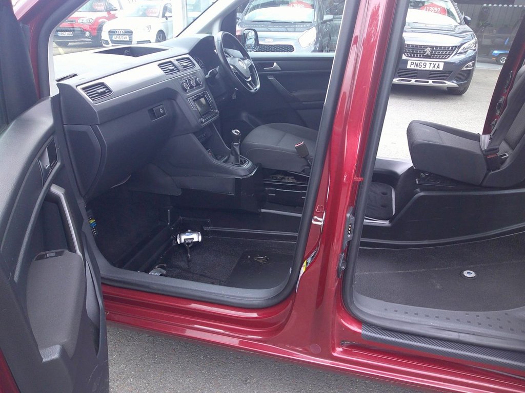 Used Volkswagen Caddy Maxi Life 2019 for sale - 76647190: Photo 8