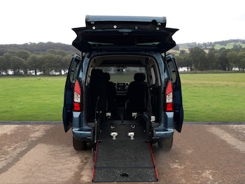 Used Peugeot Partner 2018 for sale - 77369987: Photo