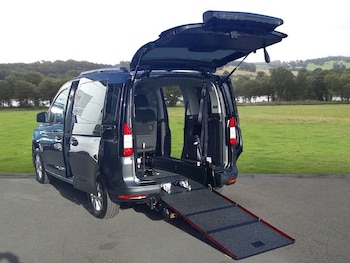 Used Ford Tourneo Connect 2024 for sale - 77976340: Photo