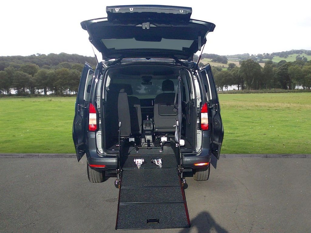 Used Ford Tourneo Connect 2024 for sale - 77976340: Photo 3