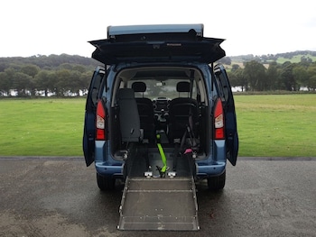 Used Peugeot Partner Tepee 2015 for sale - 76647212: Photo