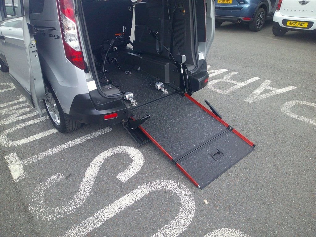 Used Ford Grand Tourneo Connect 2019 for sale - 77631893: Photo 8