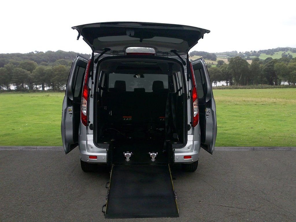 Used Ford Grand Tourneo Connect 2018 for sale - 76647192: Photo 2