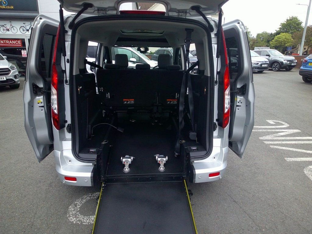 Used Ford Grand Tourneo Connect 2018 for sale - 76647192: Photo 6