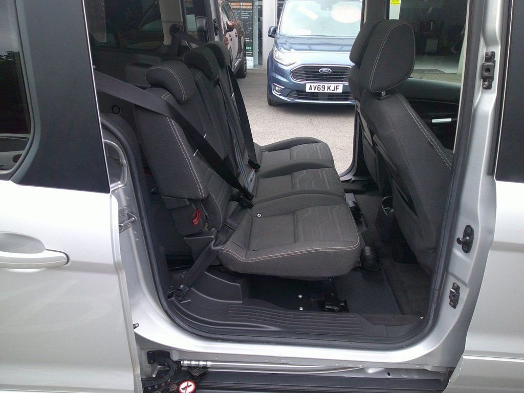 Used Ford Grand Tourneo Connect 2018 for sale - 76647192: Photo 8