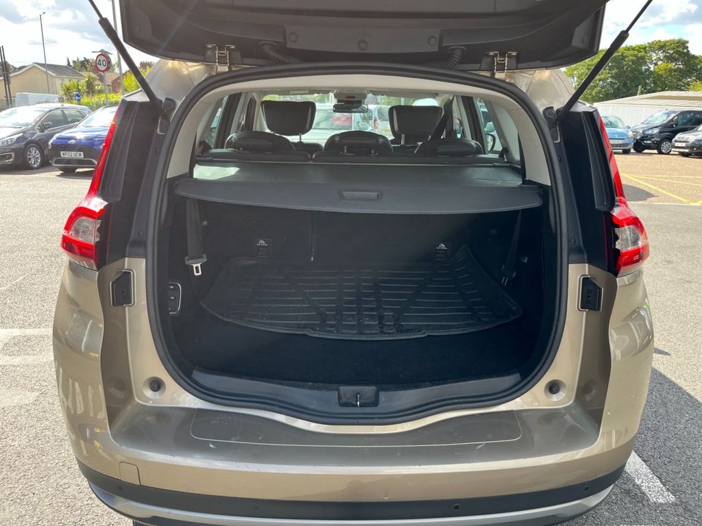 Used Renault Grand Scenic 2017 for sale - 76647195: Photo 22