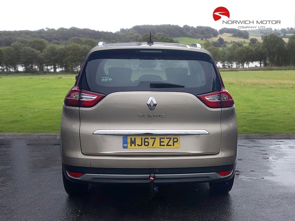 Used Renault Grand Scenic 2017 for sale - 76647195: Photo 3