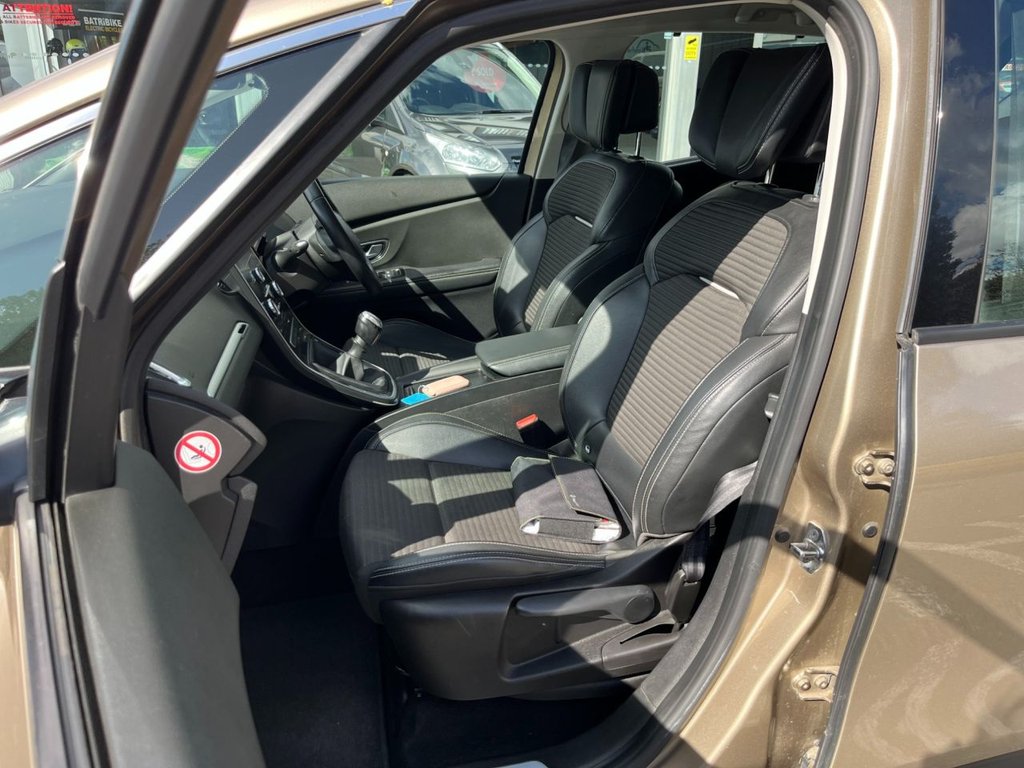 Used Renault Grand Scenic 2017 for sale - 76647195: Photo 8