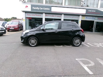 Used Toyota Yaris 2016 for sale - 79574455: Photo
