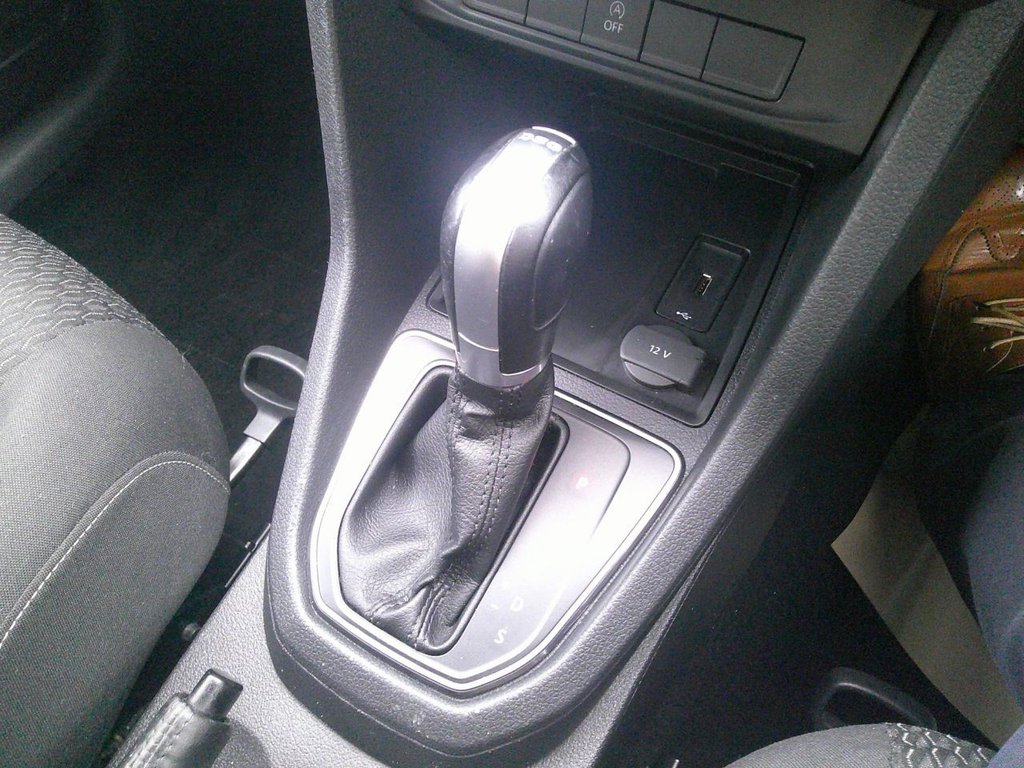 Used Volkswagen Caddy Maxi Life 2018 for sale - 76647229: Photo 16