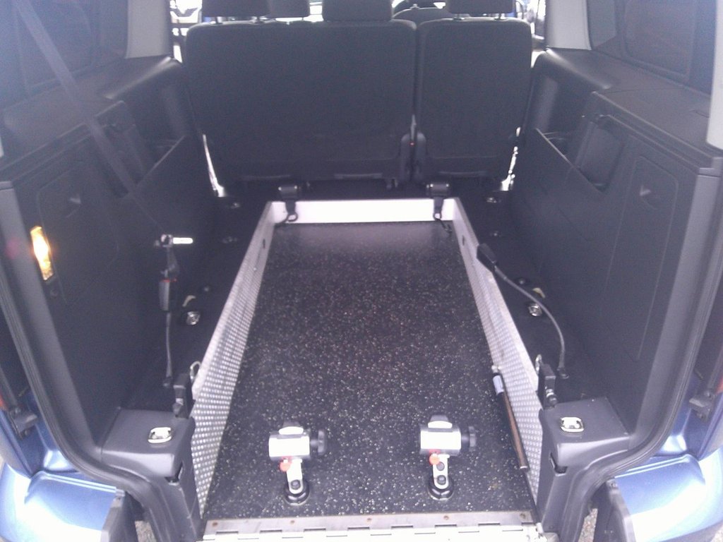 Used Volkswagen Caddy Maxi Life 2018 for sale - 76647229: Photo 8