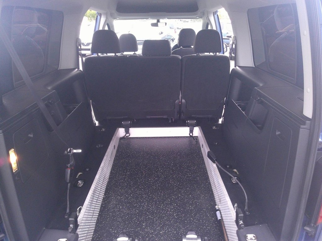 Used Volkswagen Caddy Maxi Life 2018 for sale - 76647229: Photo 9