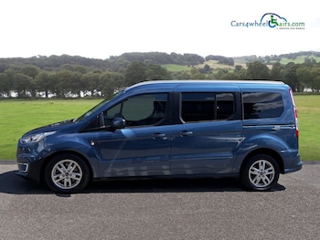 Used Ford Grand Tourneo Connect 2020 for sale - 79032382: Photo