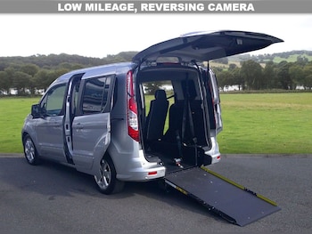 Used Ford Tourneo Connect 2018 for sale - 76647199: Photo