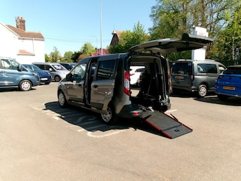 Used Ford Tourneo Connect 2017 for sale - 78350220: Photo