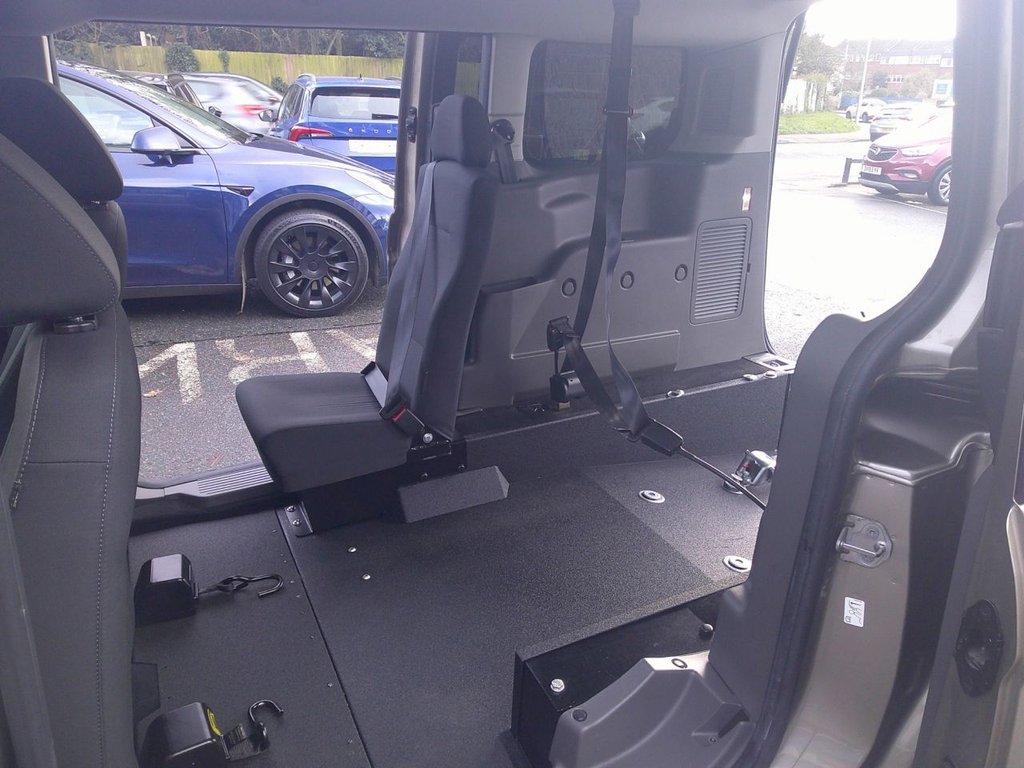 Used Ford Grand Tourneo Connect 2020 for sale - 76901105: Photo 9