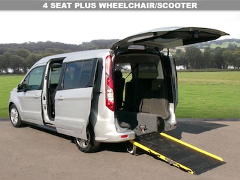 Used Ford Grand Tourneo Connect 2020 for sale - 79422804: Photo