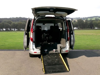 Used Ford Grand Tourneo Connect 2020 for sale - 79422804: Photo