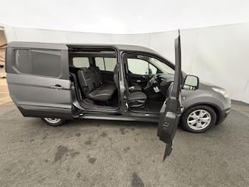 Used Ford Grand Tourneo Connect 2018 for sale - 75801424: Photo