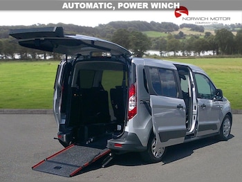 Used Ford Grand Tourneo Connect 2018 for sale - 75264642: Photo