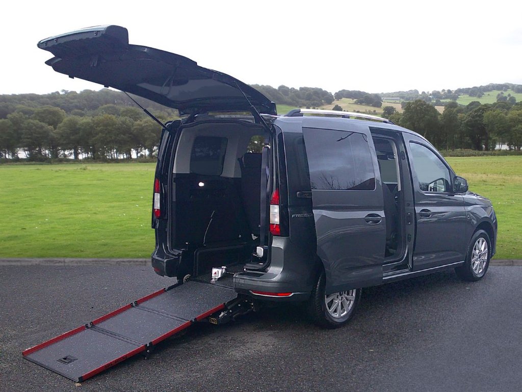 Used Ford Tourneo Connect 2023 for sale - 76647230: Photo 2