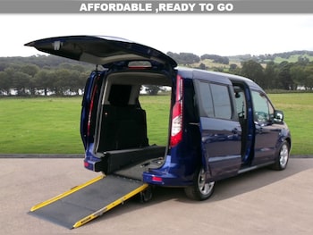 Used Ford Grand Tourneo Connect 2019 for sale - 78401159: Photo