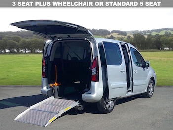 2018 (18) - 1.6 BlueHDi 100 Feel 5dr