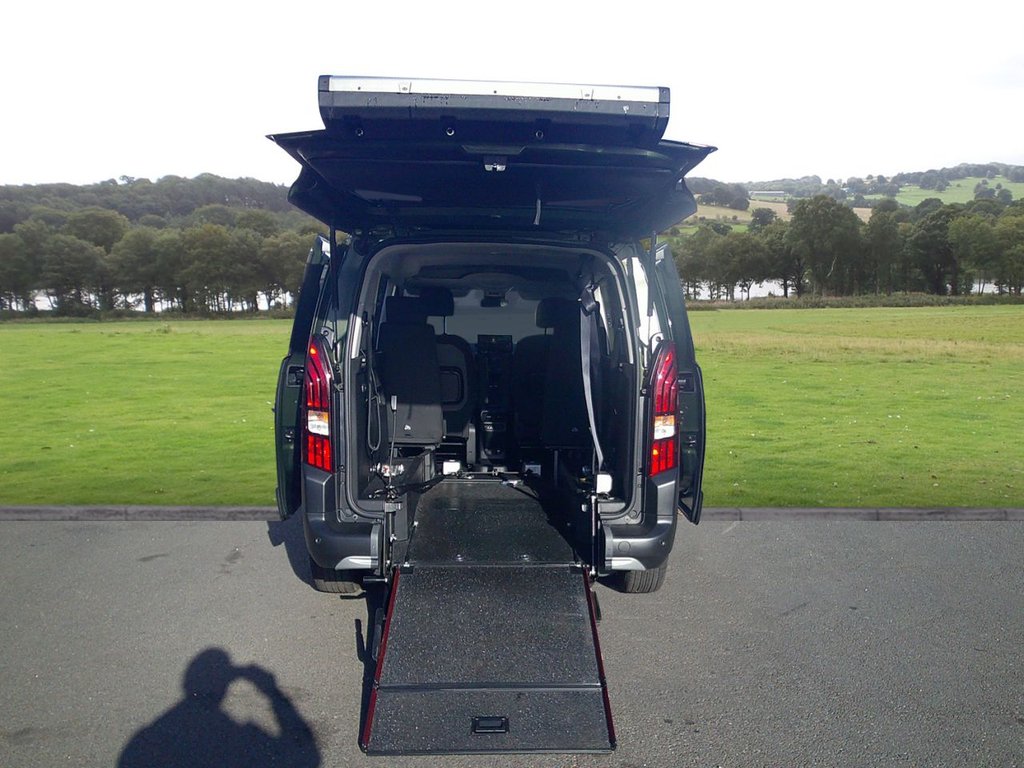 Used Peugeot Rifter 2024 for sale - 76647209: Photo 3