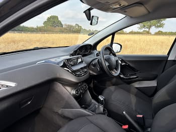 Used Peugeot 208 2015 for sale - 79255004: Photo