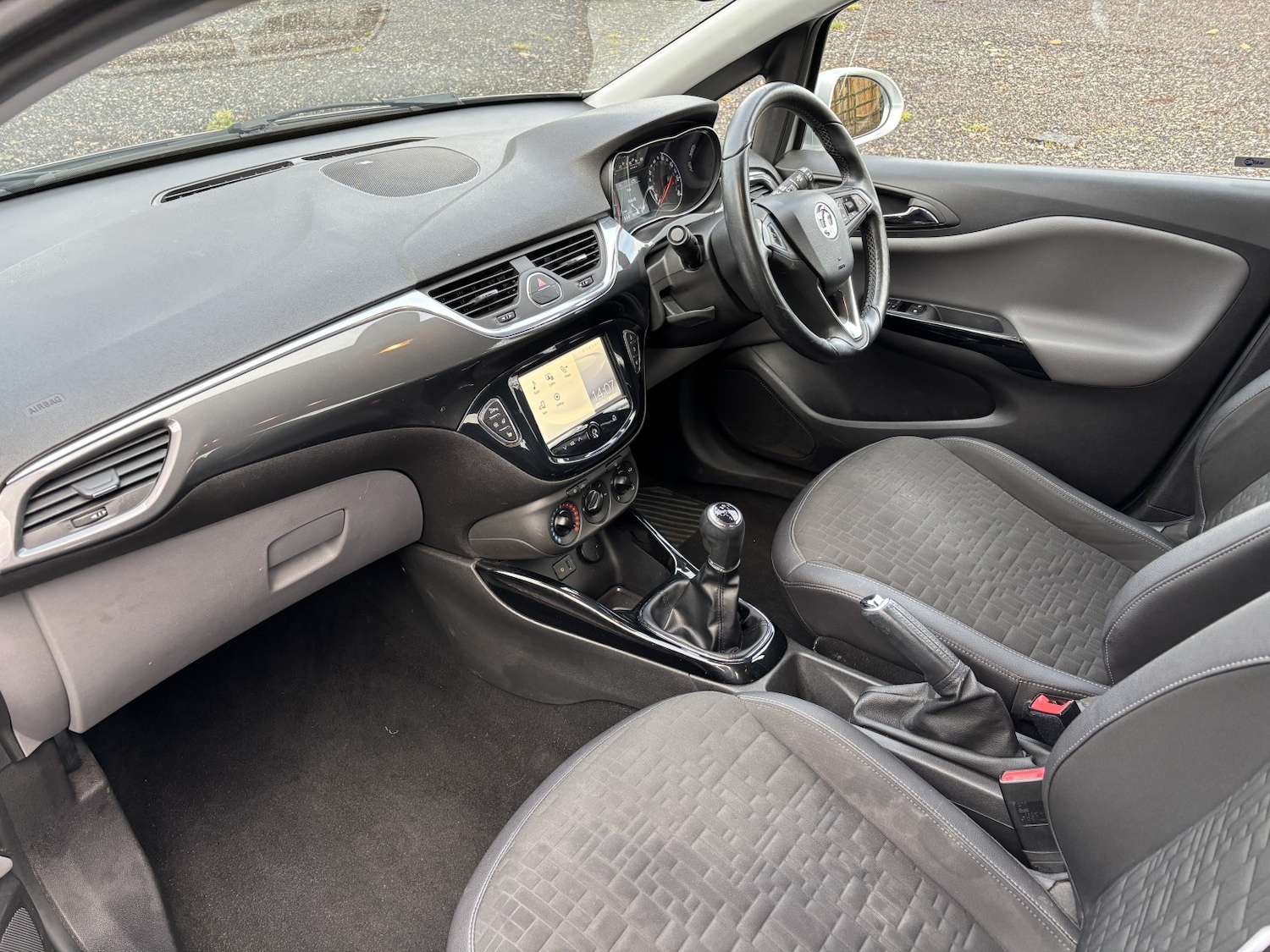 Used Vauxhall Corsa 2015 for sale - 76785092: Photo 2