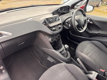 Used Peugeot 208 2015 for sale - 77707198: Photo