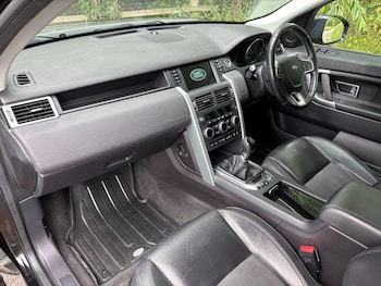 Used Land Rover Discovery Sport 2016 for sale - 76436375: Photo