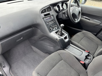 Used Peugeot 5008 2014 for sale - 77296829: Photo