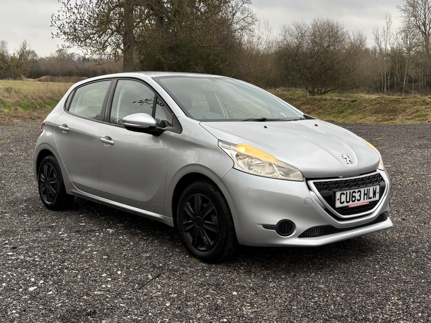 Used Peugeot 208 2013 for sale - 77548301: Photo 10