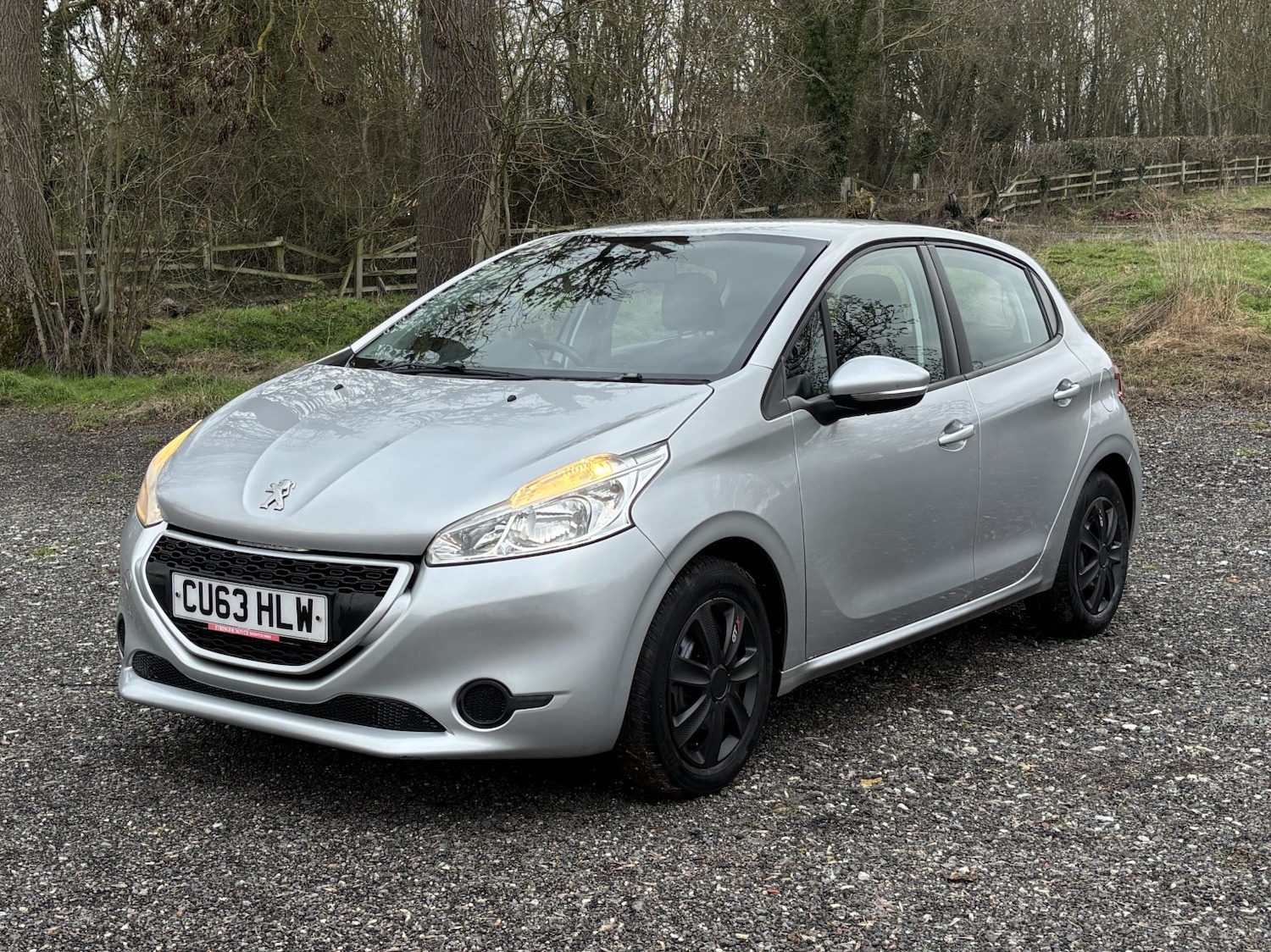 Used Peugeot 208 2013 for sale - 77548301: Photo 11